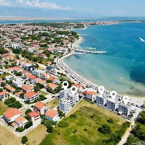 https://luxury-resort-on-the-beach.hotelinzadar.com