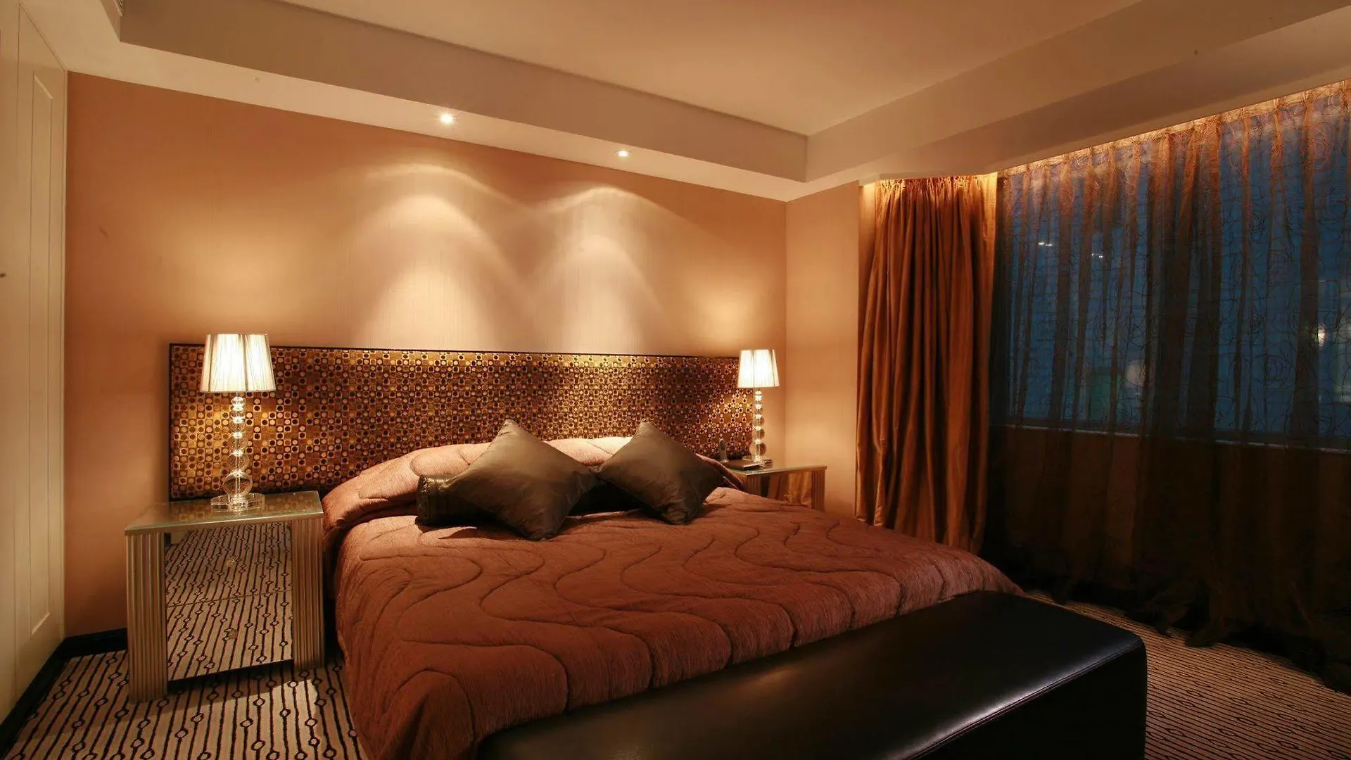 ****  The Luxe Manor Hotel Hong Kong China